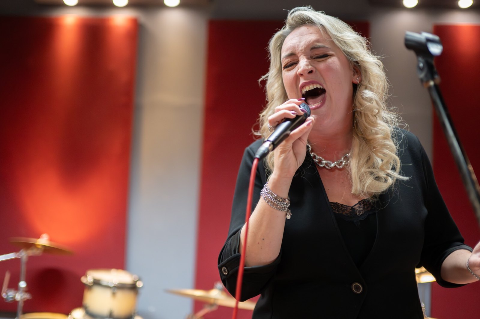 Valentina Manzone - Voce - Black Radio
